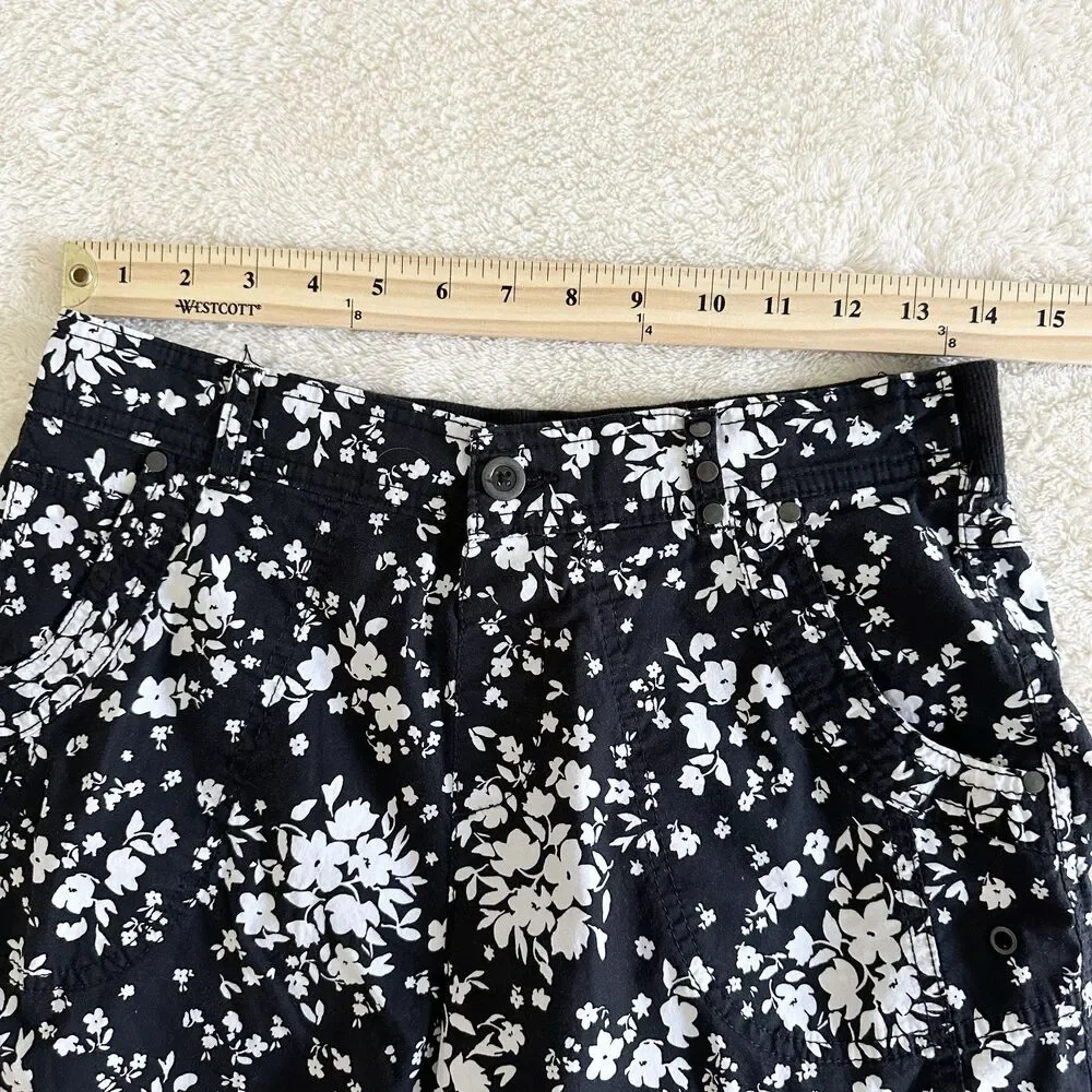 Juniper and Lime Shorts Womens Size S Black White Floral Stretch Waist Cotton